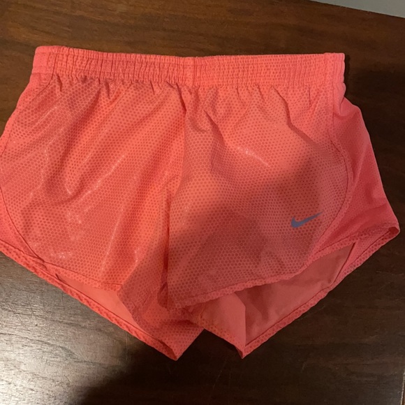 3 pairs of Nike shorts - Picture 3 of 7